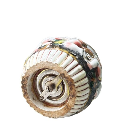 Vintage Capodimonte Cherub Peppermill Grinder Hand Painted Metal Crank Mill - Picture 3 of 9